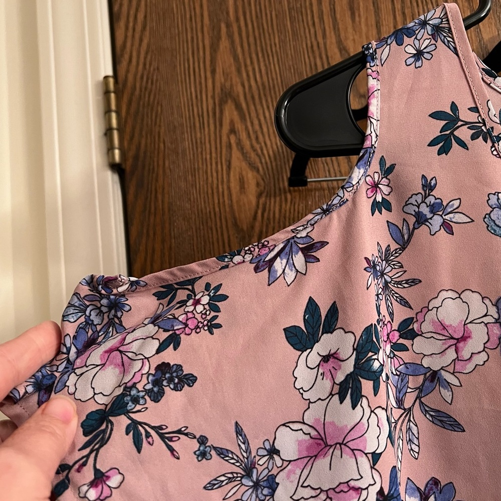 Pink Republic Floral Sleeveless Top